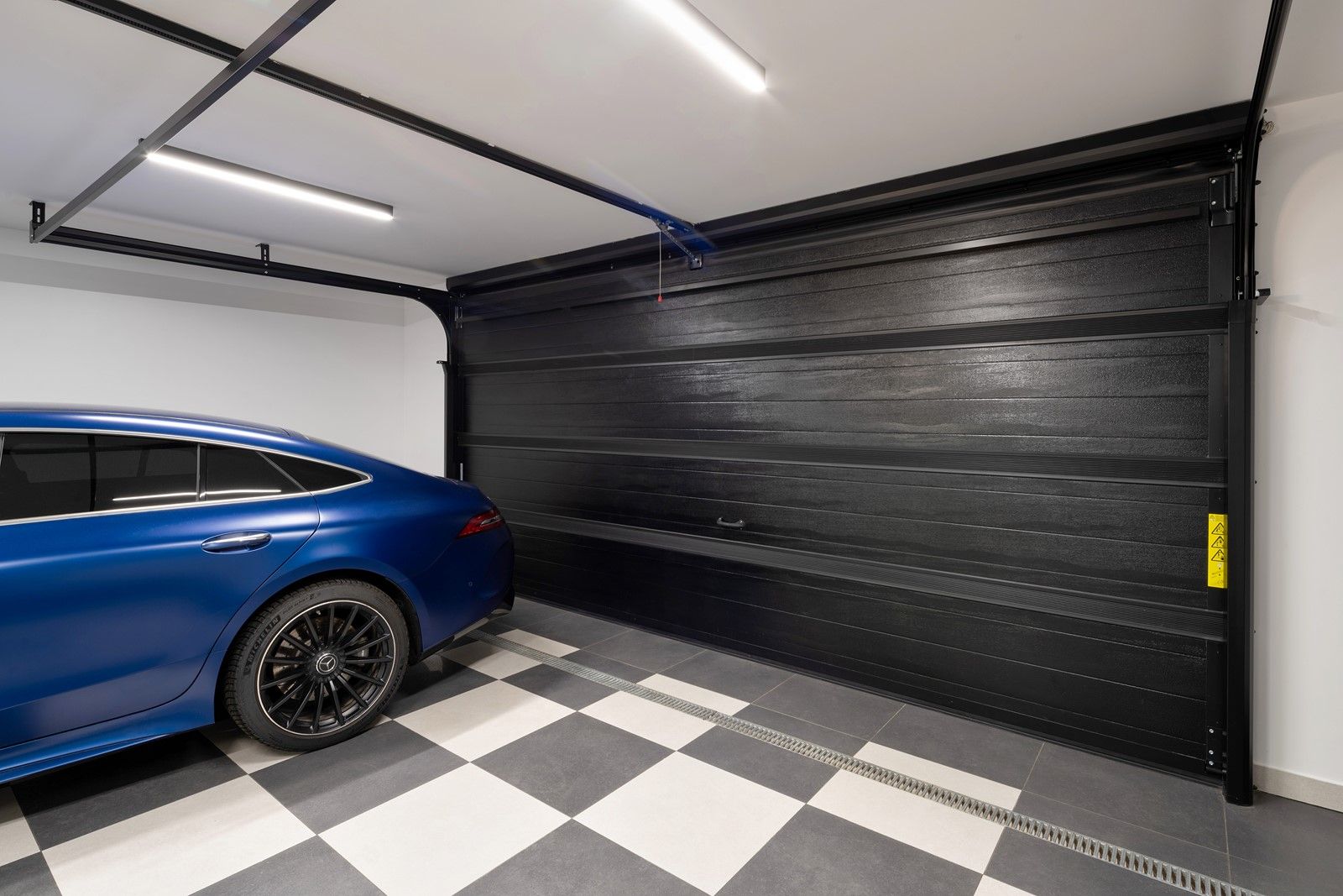 PRIME Black garage door – as seen from the inside