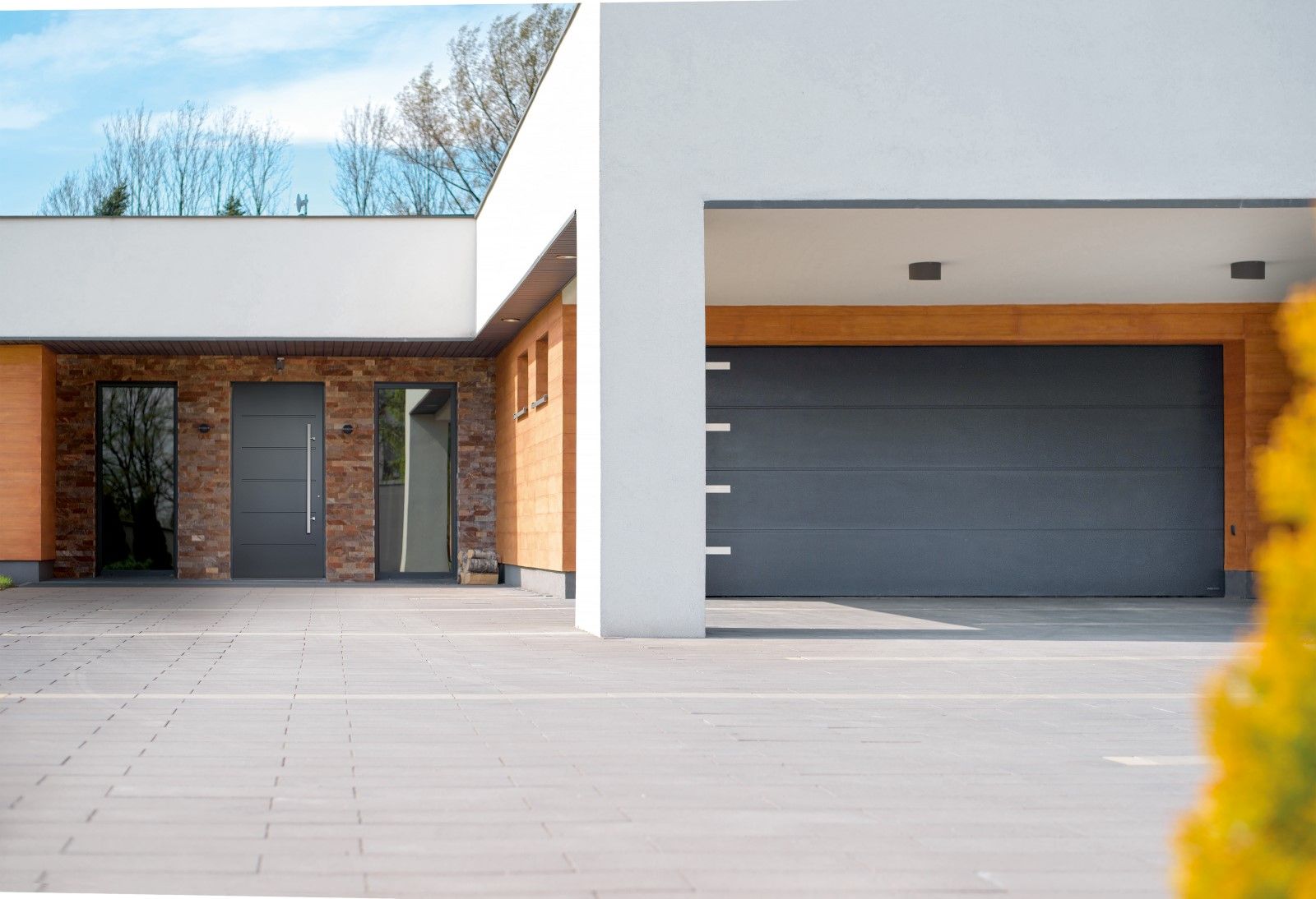 UniPro garage door with decorative motifs