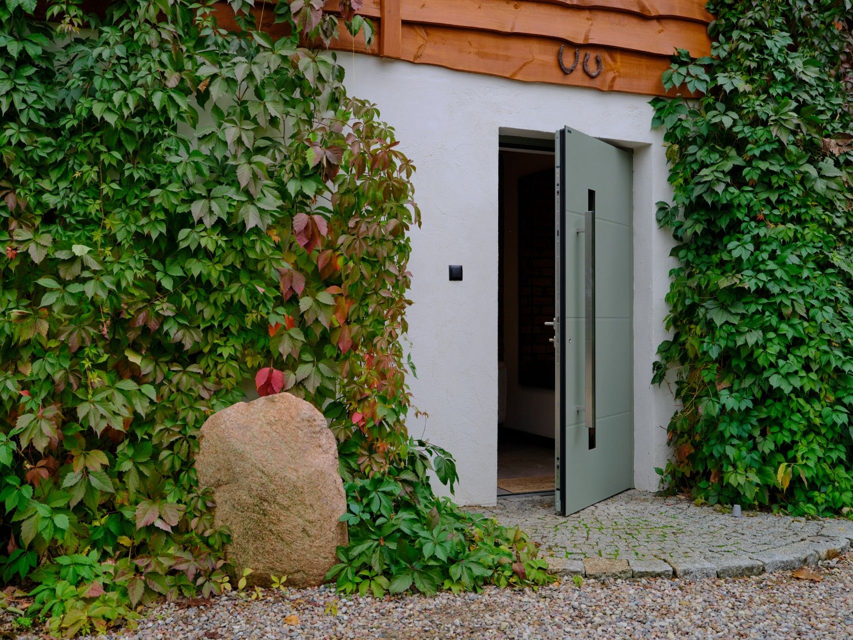 Dom na pokrzywkach brodnica drzwi