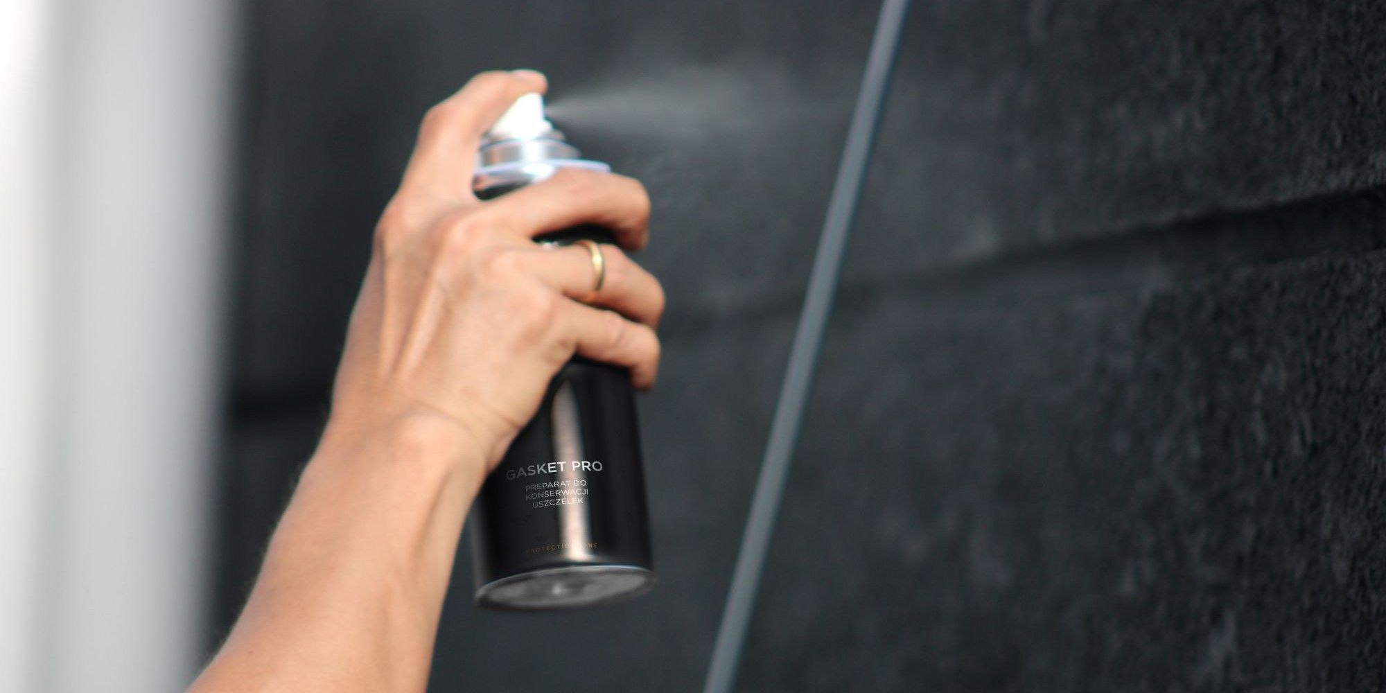 Jak przygotować bramę garażową na zimę Ekspert WIŚNIOWSKI radzi